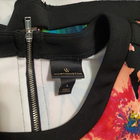 Worthington Graphic Floral Tank L - Picture 6 of 7